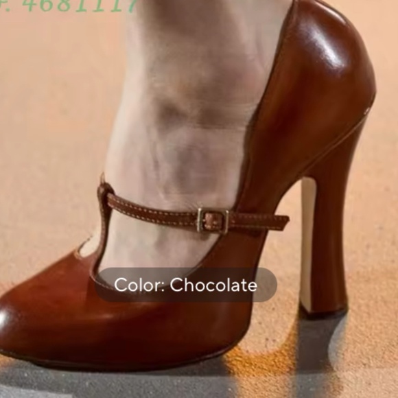 1940s-style Chocolate Brown Stacked Heel Mary Jane Pumps - Picture 6 of 6